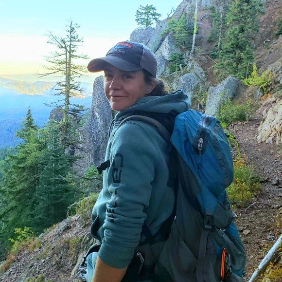 Meet your Posher, Chrissy - Picture 2 of 3